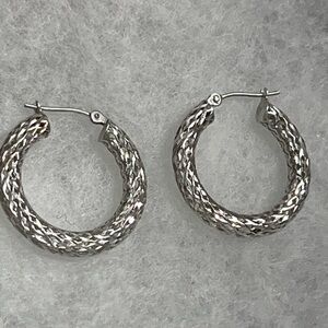 Preowned  14K White Gold Mesh Hoop Earrings, 2.29g